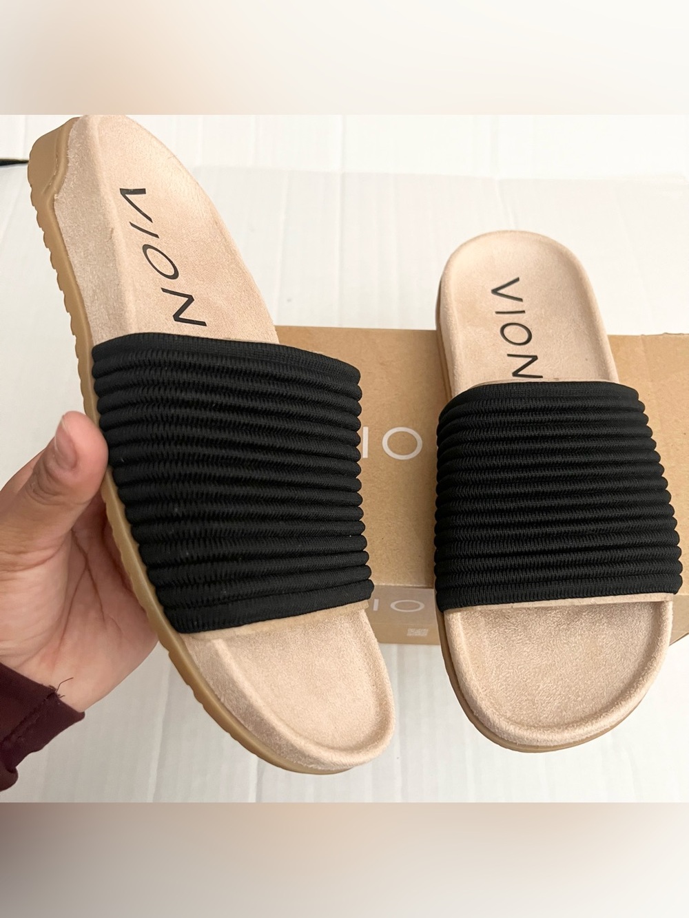 Vionic | Evie Knit Black Slide Sandals